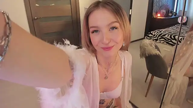 Annie Leone online show from 4, 10, 2025