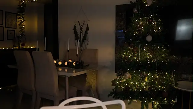 isabella-garcia- online show from 3, 12, 2025