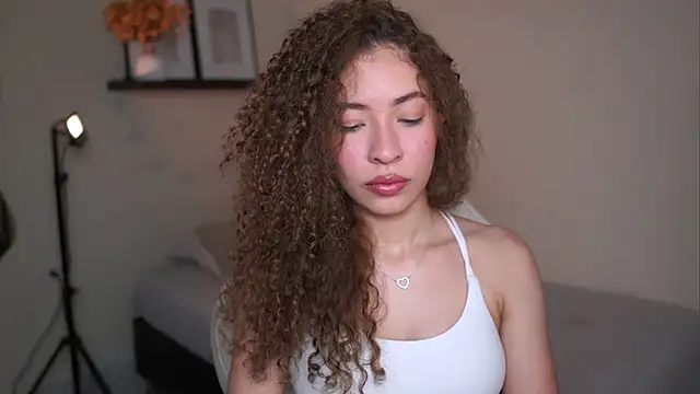 isabella-garcia- online show from 28, 2, 2026