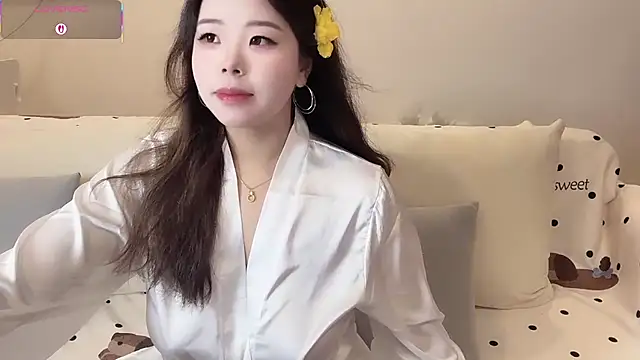 Snapshot of xiaotanbaby chatting on 12, 10, 2025 xiaotanbaby online show from 12, 10, 2025