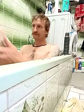 Snapshot of KokosMartin chatting on 4, 10, 2025 KokosMartin online show from 4, 10, 2025