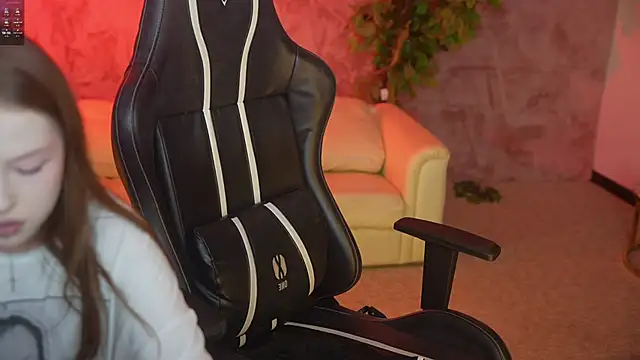 Goldie Flame online show from 12, 9, 2025