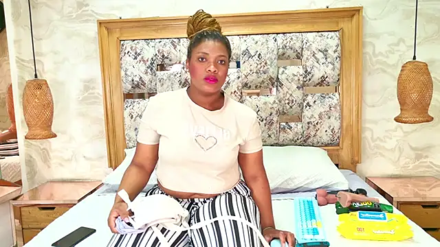 ZOLEY WATSON online show from 30, 3, 2026