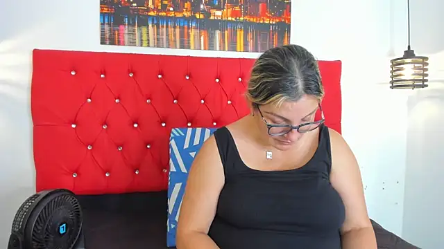 Snapshot of carolinacrus01 chatting on 11, 9, 2025 carolinacrus01 online show from 11, 9, 2025