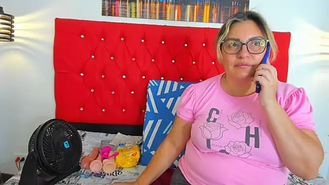 Snapshot of carolinacrus01 chatting on 15, 9, 2025 carolinacrus01 online show from 15, 9, 2025