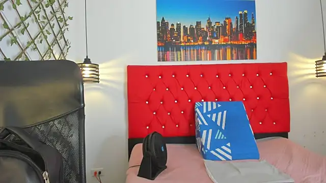 Snapshot of carolinacrus01 chatting on 20, 9, 2025 carolinacrus01 online show from 20, 9, 2025