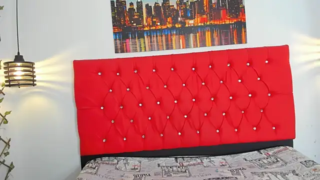 Snapshot of carolinacrus01 chatting on 21, 9, 2025 carolinacrus01 online show from 21, 9, 2025