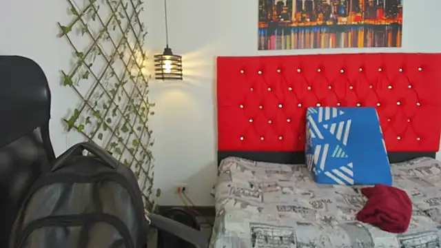 Snapshot of carolinacrus01 chatting on 23, 9, 2025 carolinacrus01 online show from 23, 9, 2025