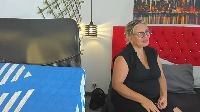 Snapshot of carolinacrus01 chatting on 27, 9, 2025 carolinacrus01 online show from 27, 9, 2025