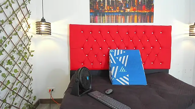 Snapshot of carolinacrus01 chatting on 9, 10, 2025 carolinacrus01 online show from 9, 10, 2025