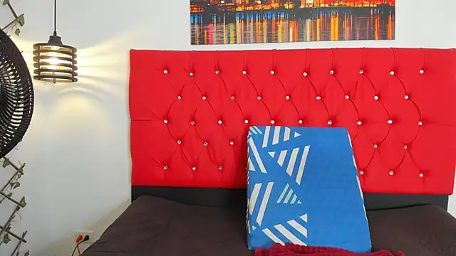 Snapshot of carolinacrus01 chatting on 22, 10, 2025 carolinacrus01 online show from 22, 10, 2025