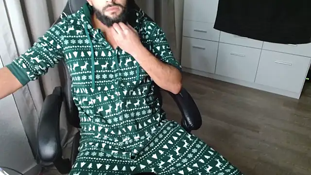 Snapshot of Milo9210 chatting on 16, 10, 2025 Milo9210 online show from 16, 10, 2025