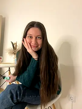 milanabaileys  online show from 30, 11, 2025