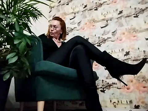 VelvetKarolina online show from 13, 10, 2025