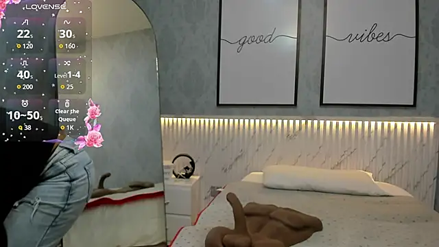 Snapshot of Ximenahott_ chatting on 10, 10, 2025 Ximenahott online show from 10, 10, 2025