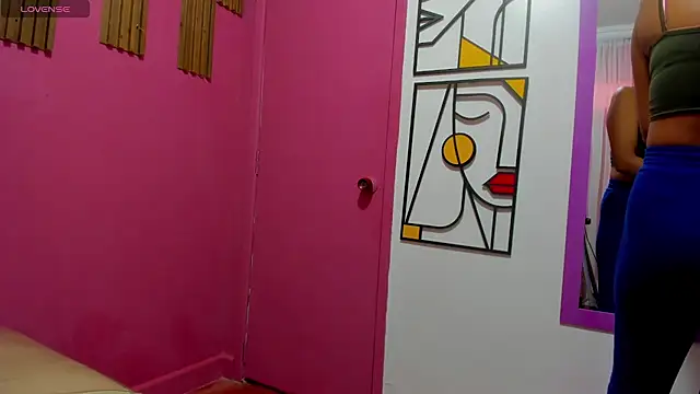 Snapshot of Lucia_Spear chatting on 18, 12, 2025 Lucia Spear online show from 18, 12, 2025