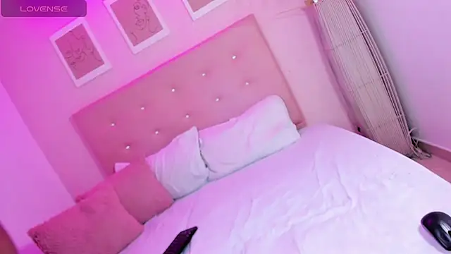 ANNIE DOLCE  online show from 24, 9, 2025