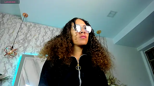 Snapshot of Hanna_Cornee_ chatting on 15, 9, 2025 Hanna Cornee online show from 15, 9, 2025