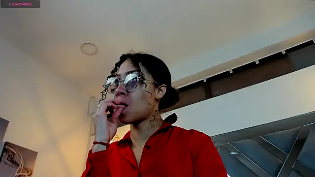 Snapshot of Hanna_Cornee_ chatting on 17, 9, 2025 Hanna Cornee online show from 17, 9, 2025
