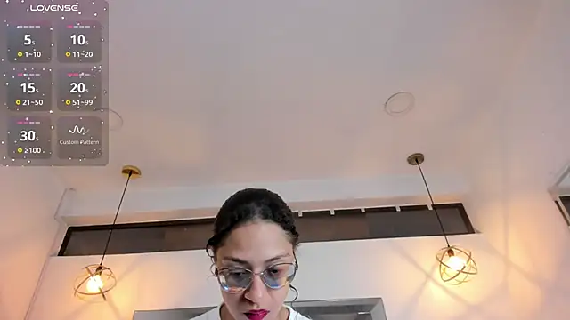 Hanna Cornee  online show from 7, 1, 2026