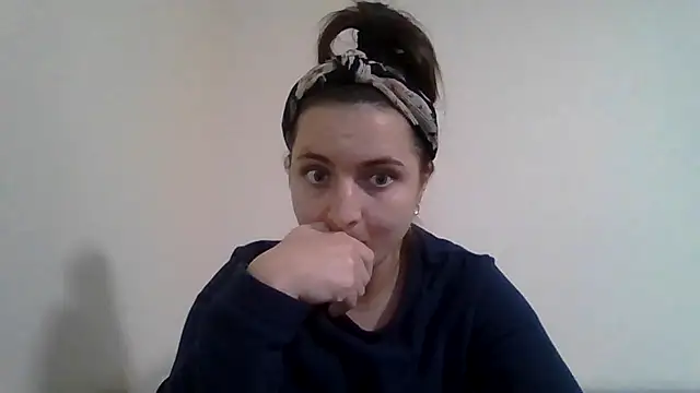 DInaraXRose online show from 17, 9, 2025