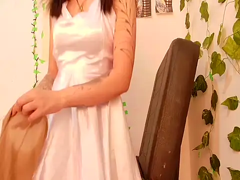 lucywhite13 online show from 11, 9, 2025