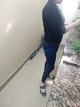 Snapshot of Pihu_Chopra chatting on 2, 12, 2025 Pihu Chopra online show from 2, 12, 2025