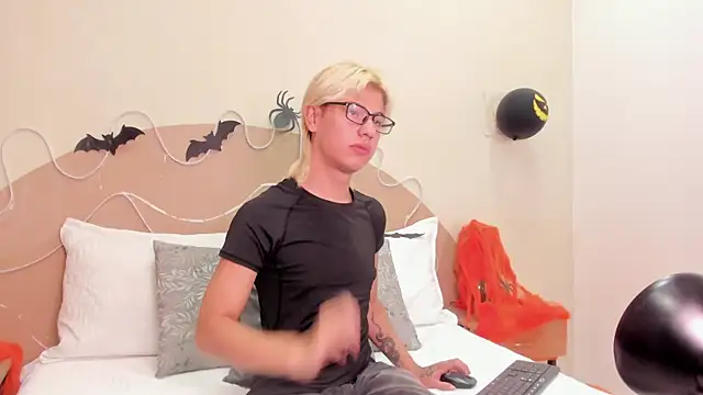 Enrrixxx  online show from 31, 10, 2025