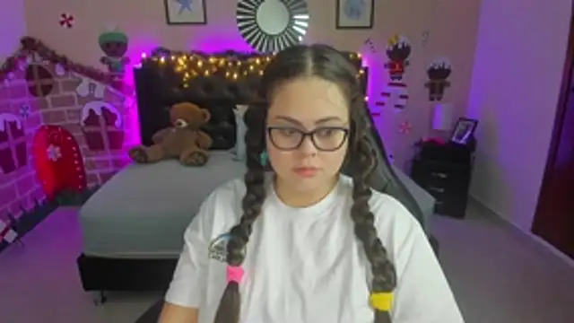 LolaVillalobos online show from 9, 1, 2026