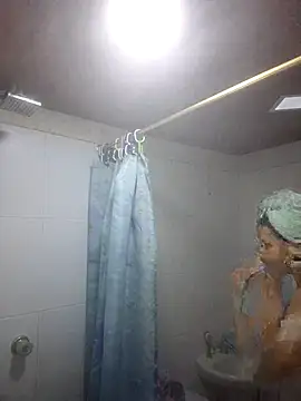 Snapshot of karol_rose chatting on 8, 10, 2025 karol rose online show from 8, 10, 2025