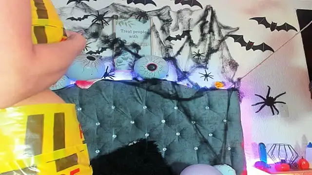 Snapshot of karol_rose chatting on 14, 10, 2025 karol rose online show from 14, 10, 2025