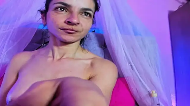 Snapshot of karol_rose chatting on 23, 11, 2025 karol rose online show from 23, 11, 2025