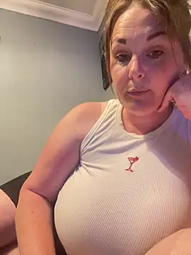 Snapshot of laceygreen chatting on 25, 7, 2026 laceygreen online show from 25, 7, 2026