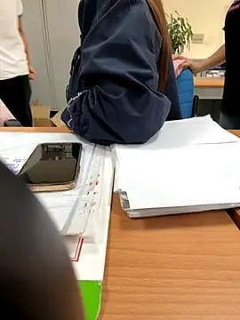 Snapshot of PhuongNhi21 chatting on 11, 11, 2025 PhuongNhi21 online show from 11, 11, 2025