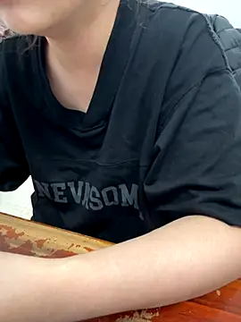 Snapshot of PhuongNhi21 chatting on 15, 11, 2025 PhuongNhi21 online show from 15, 11, 2025