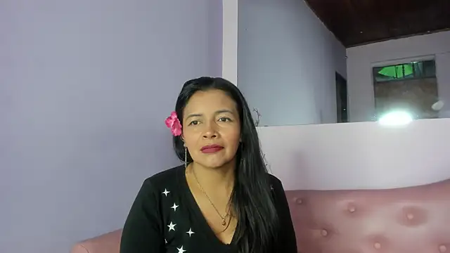 Snapshot of DianaOchoa_ chatting on 13, 9, 2025 DianaOchoa online show from 13, 9, 2025
