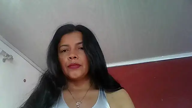 Snapshot of DianaOchoa_ chatting on 9, 10, 2025 DianaOchoa online show from 9, 10, 2025