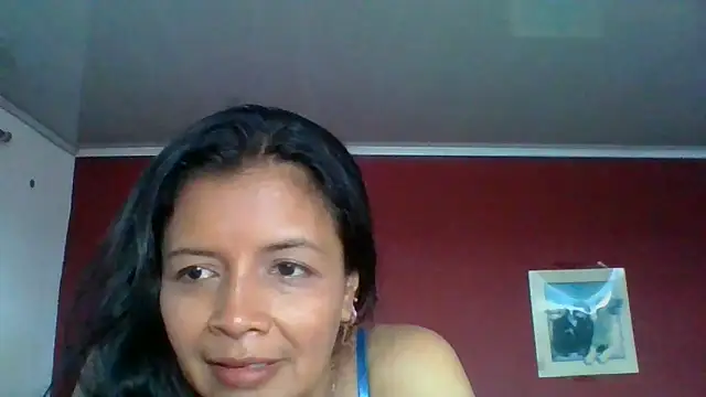 Snapshot of DianaOchoa_ chatting on 10, 10, 2025 DianaOchoa online show from 10, 10, 2025
