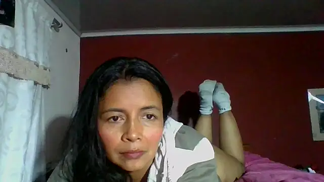 Snapshot of DianaOchoa_ chatting on 15, 10, 2025 DianaOchoa online show from 15, 10, 2025