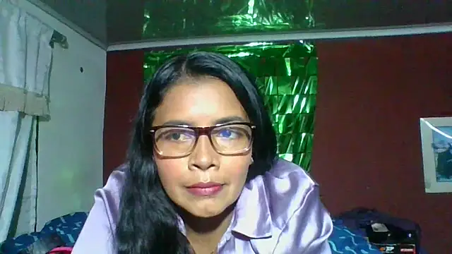 Snapshot of DianaOchoa_ chatting on 19, 10, 2025 DianaOchoa online show from 19, 10, 2025