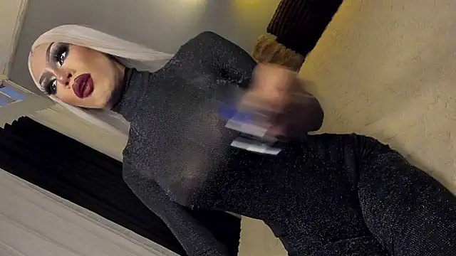 Snapshot of anitacruise chatting on 4, 11, 2025 anitacruise online show from 4, 11, 2025