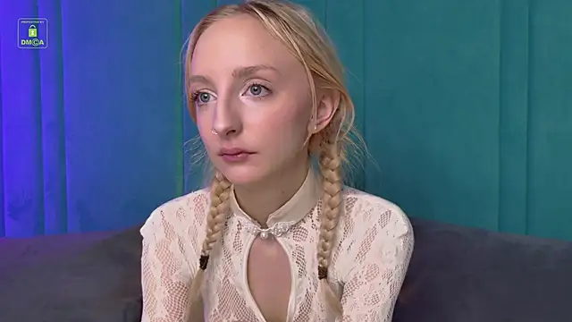 Snapshot of maya_snow chatting on 31, 10, 2025 maya snow online show from 31, 10, 2025