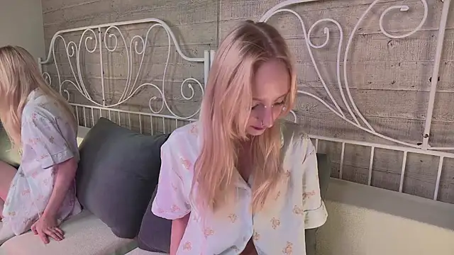 Snapshot of maya_snow chatting on 7, 11, 2025 maya snow online show from 7, 11, 2025