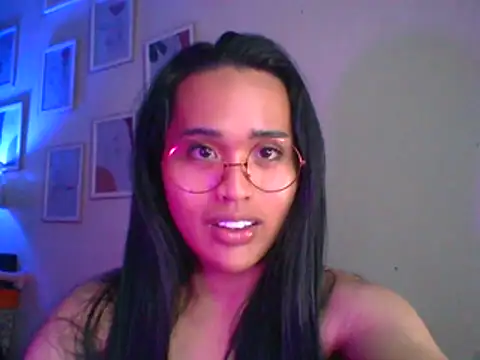 Snapshot of urmidnightcravingsxx chatting on 6, 7, 2026 urmidnightcravingsxx online show from 6, 7, 2026