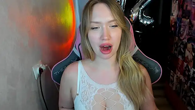 NicoleRiccii online show from 17, 4, 2026