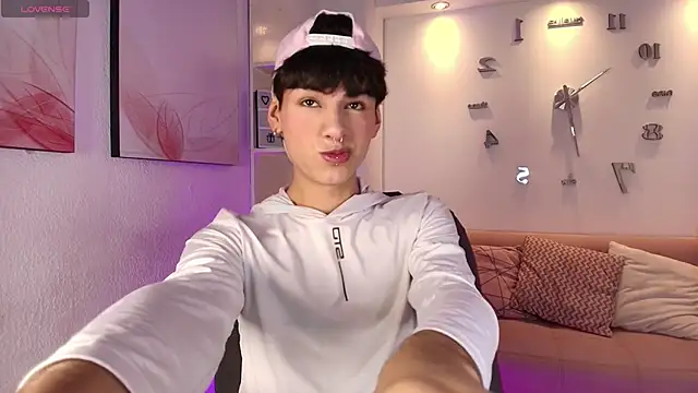 Ezra Storm online show from 30, 9, 2025