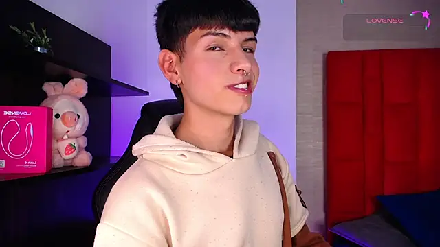 Ezra Storm online show from 4, 2, 2026