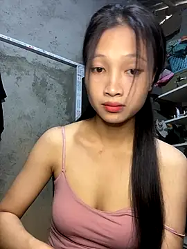 Snapshot of vyvy777 chatting on 24, 9, 2025 vyvy777 online show from 24, 9, 2025