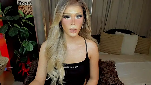 Snapshot of Candicebloom chatting on 6, 4, 2026 Candicebloom online show from 6, 4, 2026