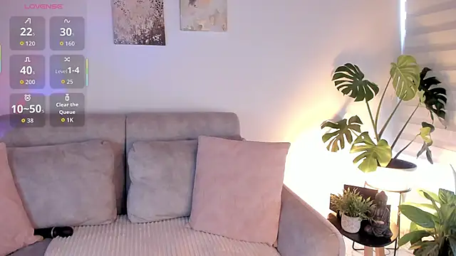 Estrer collins online show from 6, 4, 2026